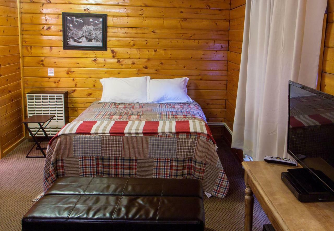 High Country Motel And Cabins Cooke City Exterior photo